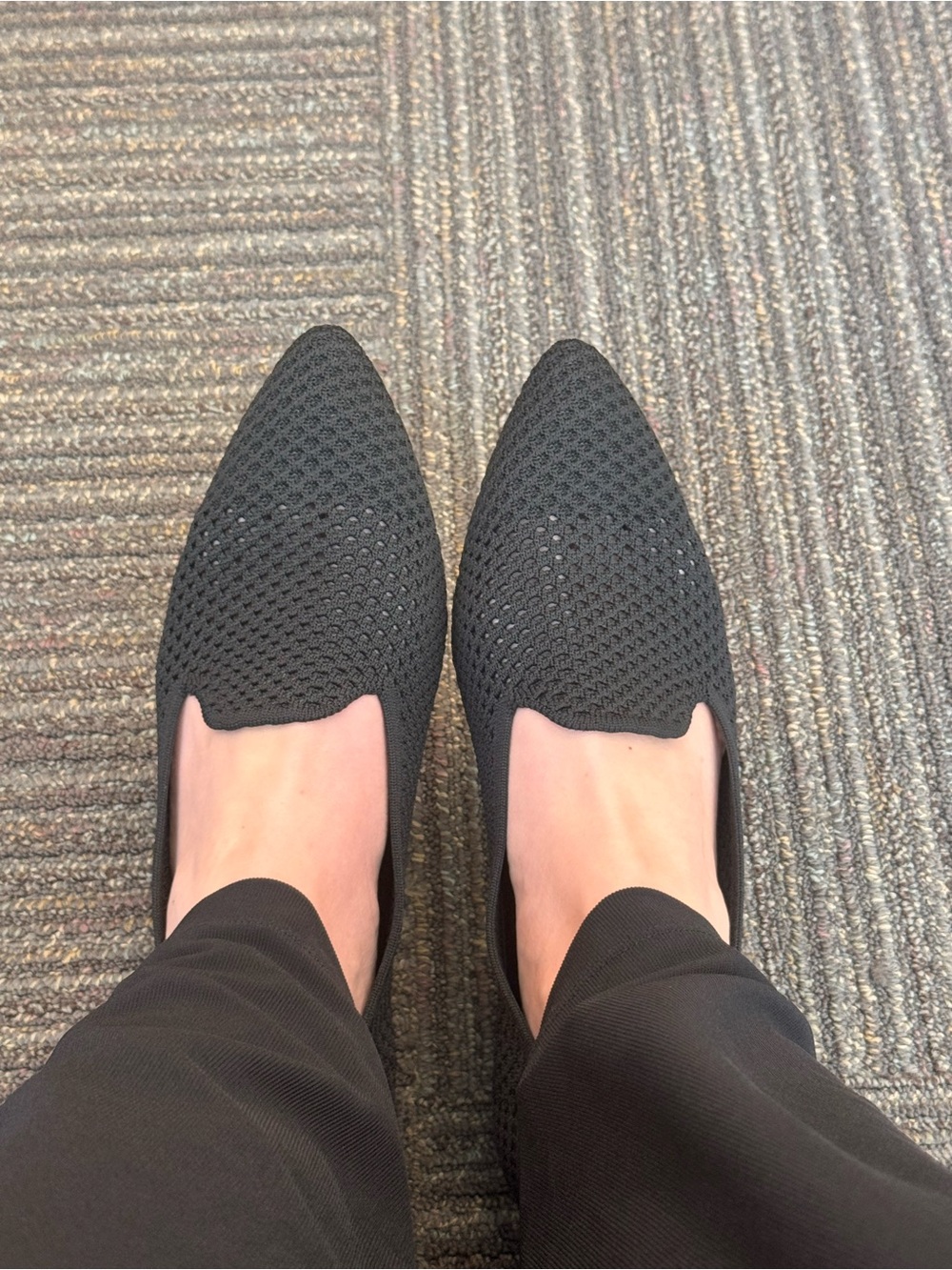 Women's Worn Size 10 Black Pointed Knit Slip-On Flats